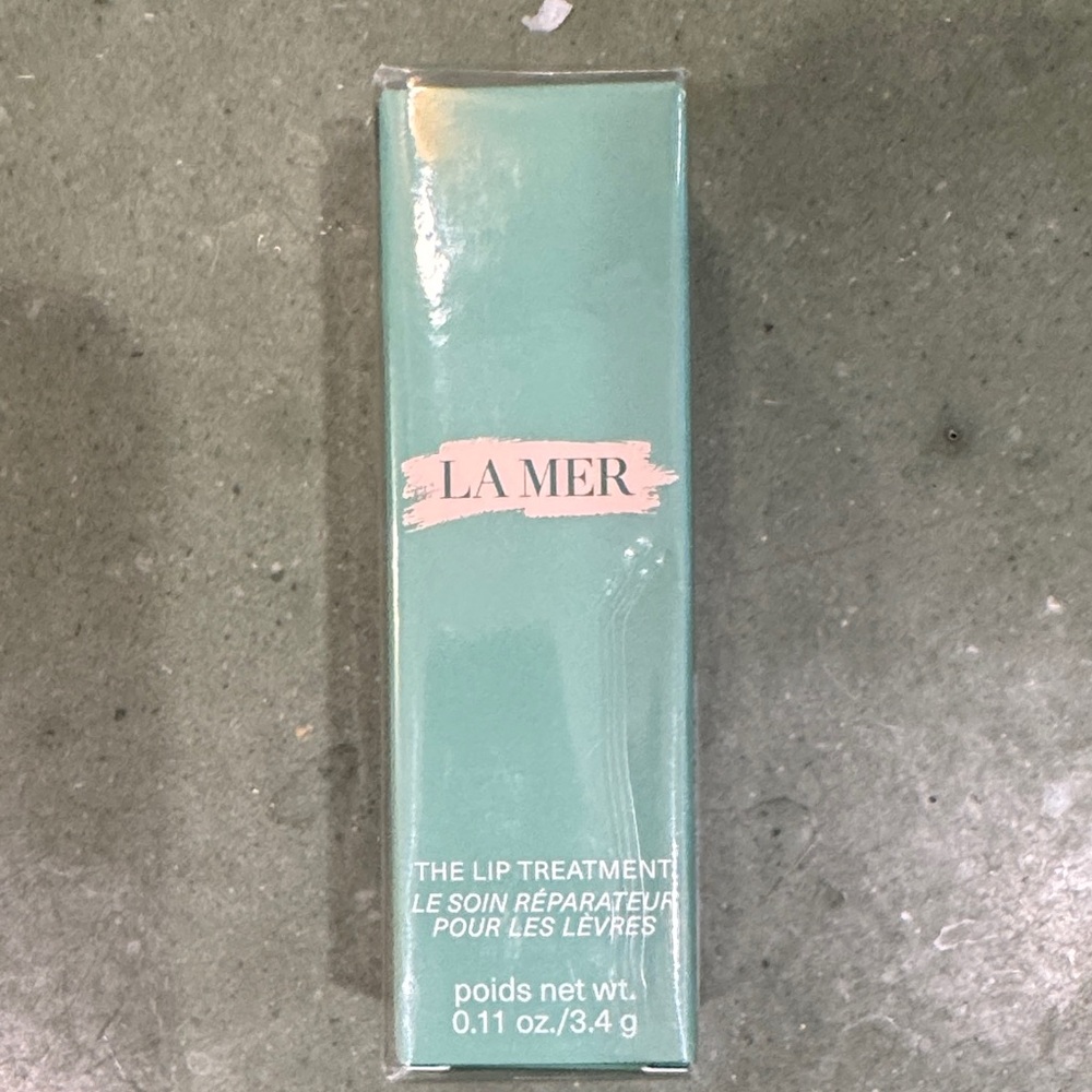 La Mer Lip Treatment in Teal and Pink Packaging